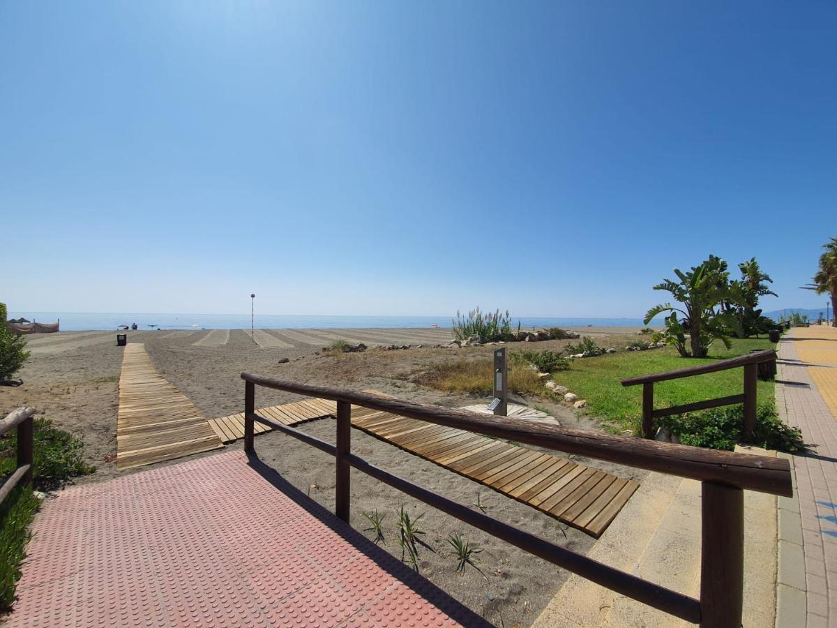 Boutique Apartment Near The Beach, 1 Gbps Wi-Fi Малага Экстерьер фото